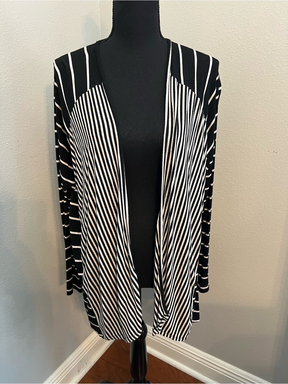 Lane Bryant Black and White Striped Open Front Cardigan Size 14/16